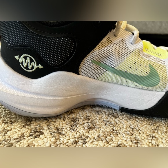 Nike Charles and Veronica Shoes - Picture 9 of 9